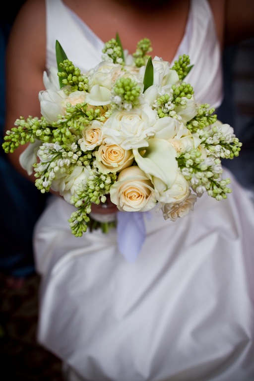 bride's beautiful white and green bouquet