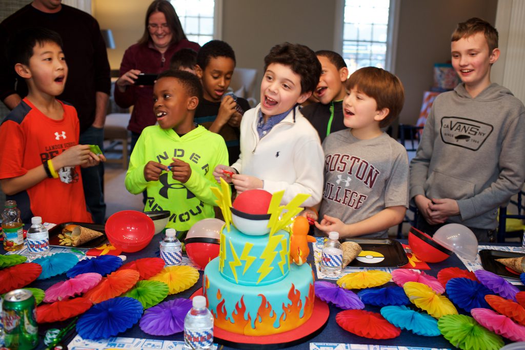 video game birthday party: pokemon cake 