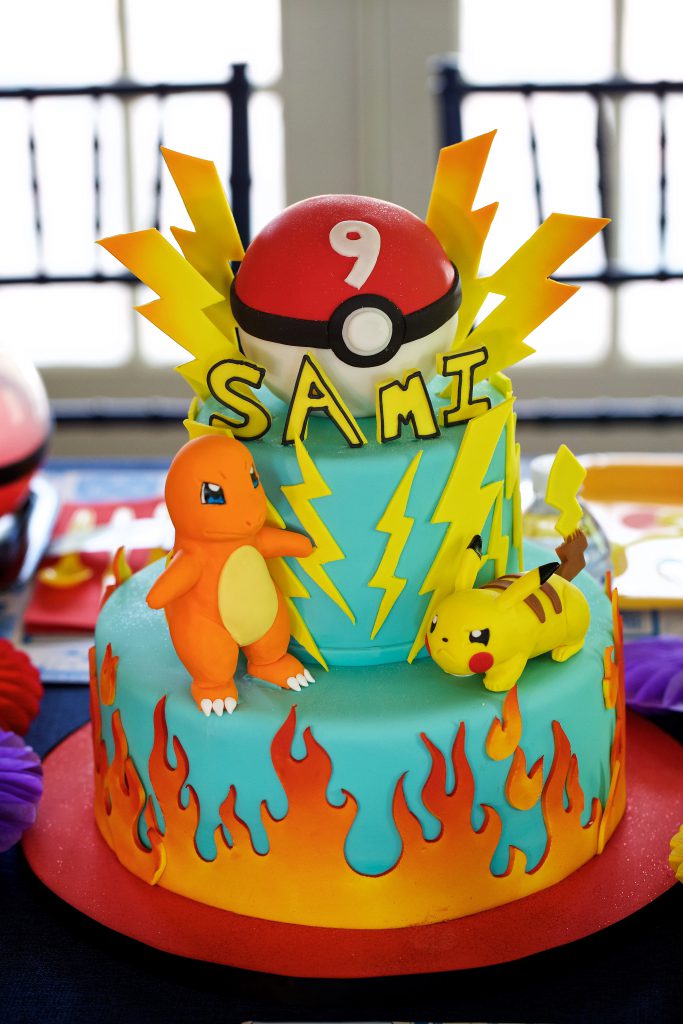 video game birthday party tablescape