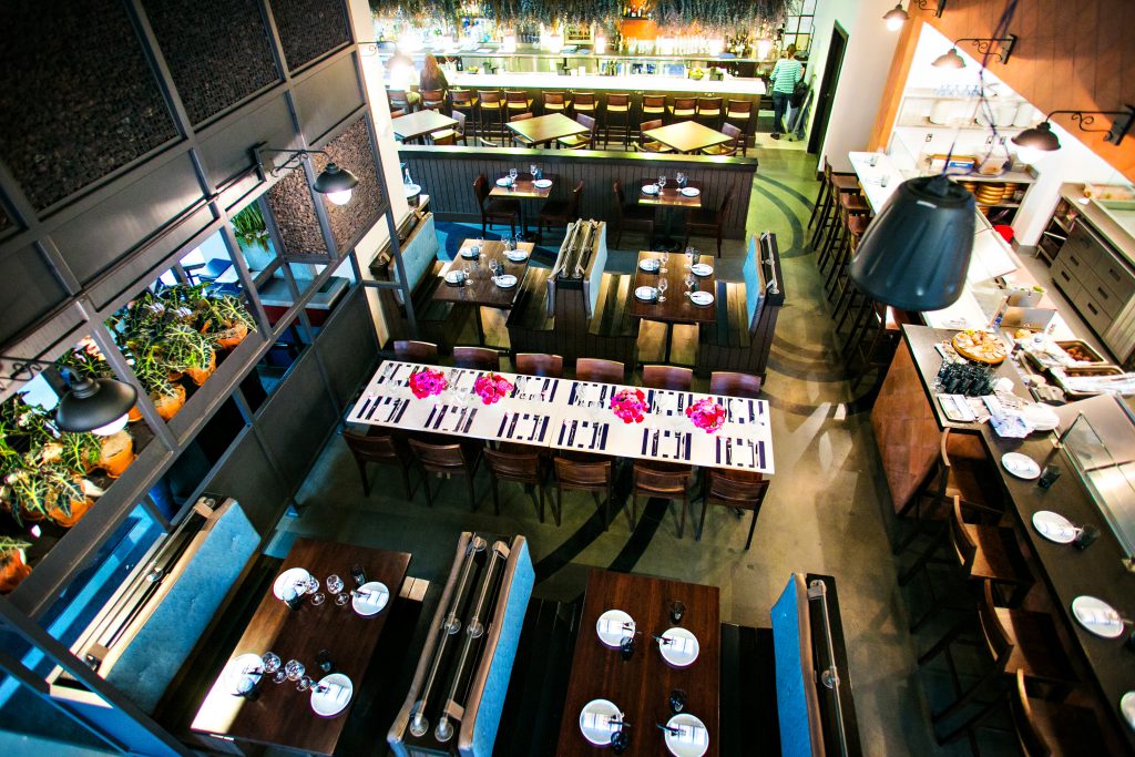 preppy pink and navy bridal shower lunch at local restaurant