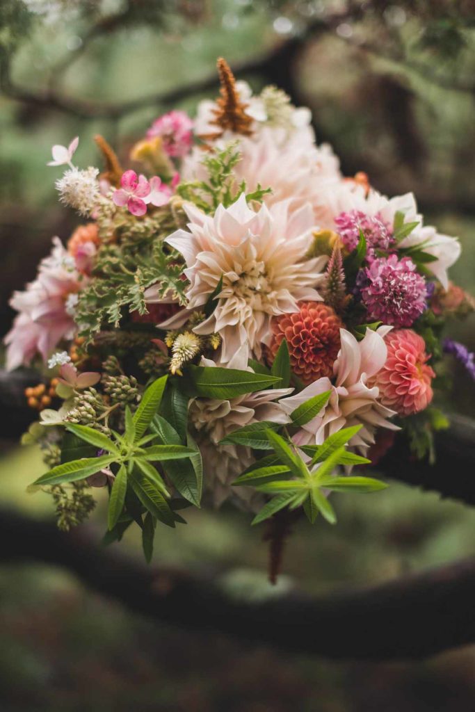 Shades of blush and peach for this autumnal bridal bouquet