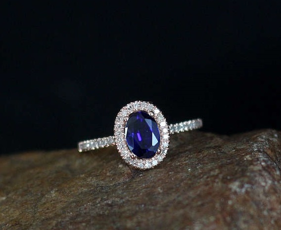 blue-sapphire-engagement-ring