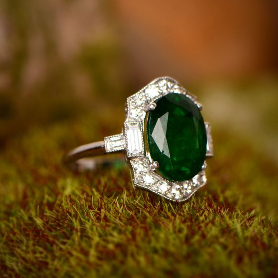 emerald royal wedding idea - vintage oval engagement ring