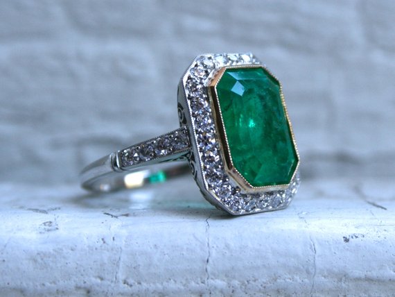 emerald royal wedding idea - vintage engagement ring
