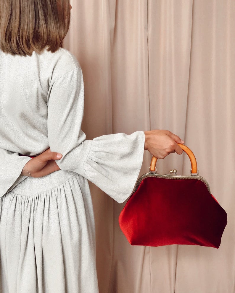 gift idea for women $50 - $100:  vintage velvet hand bag