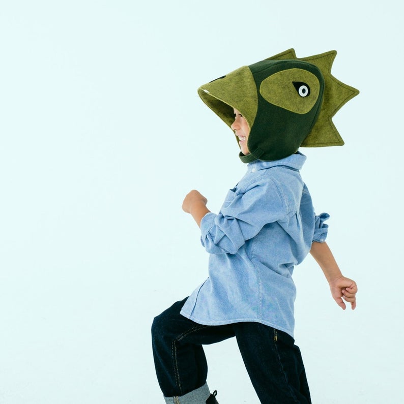 kids gift idea: dinosaur hat