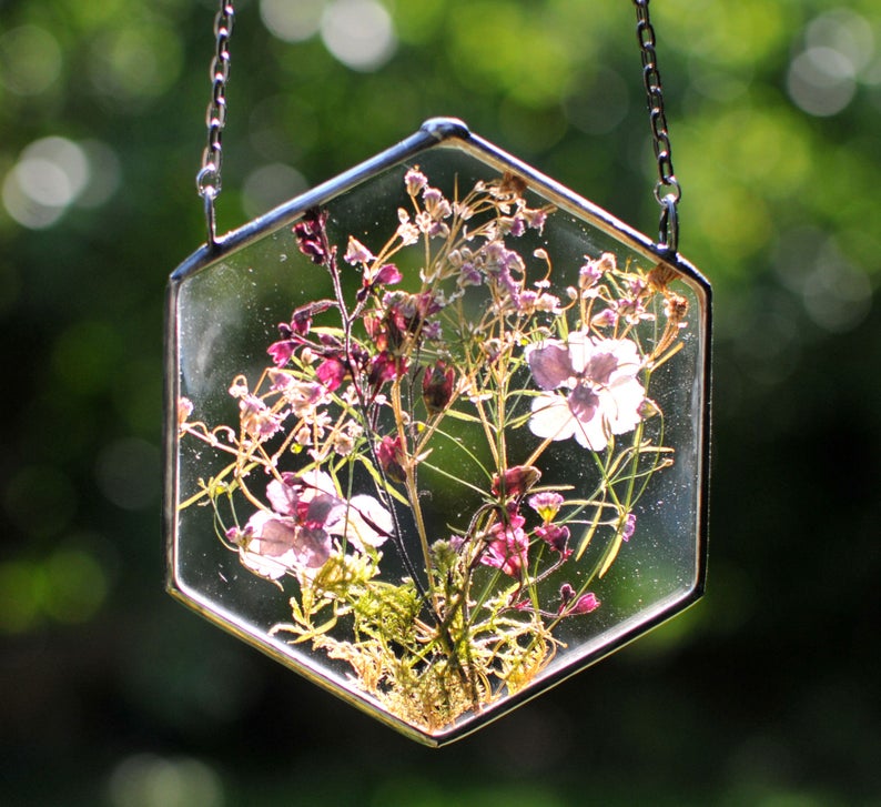 gift idea for the home - pressed flower decor