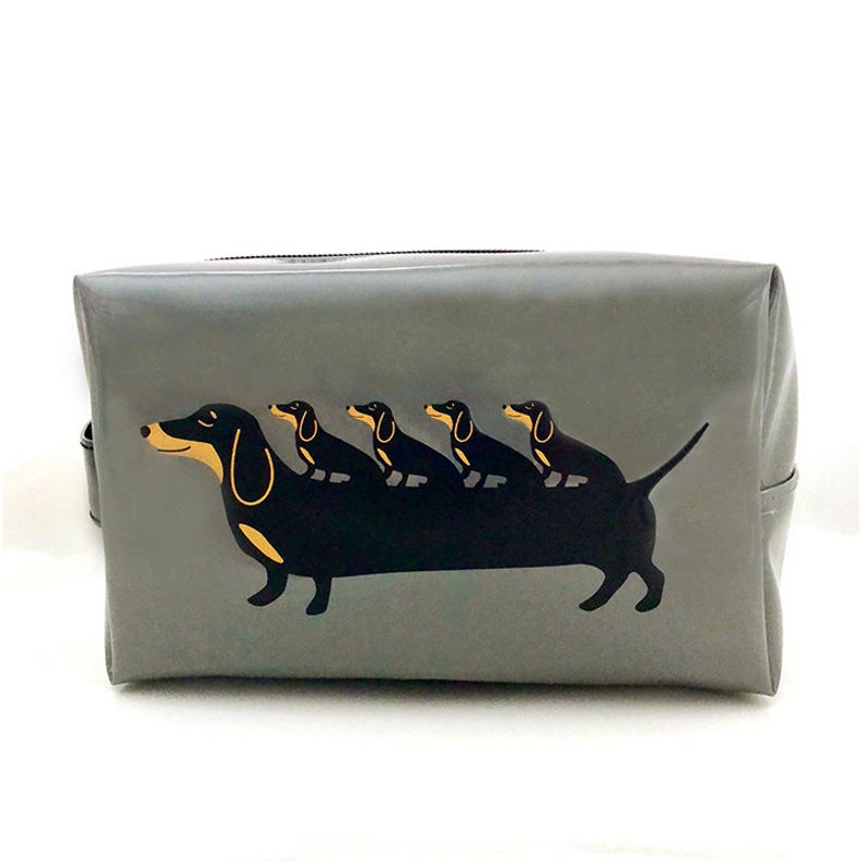 DC artist gift idea: dachshund puppy travel bag