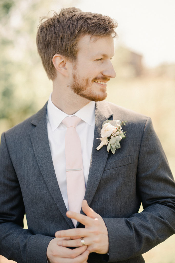 groom's wedding attire gray suit - Riverside on the POtomac
