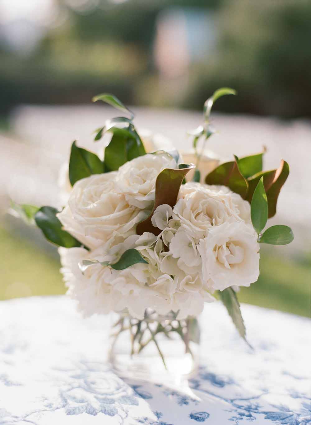 elegant and timeless Dumbarton House wedding with a Magnolia theme