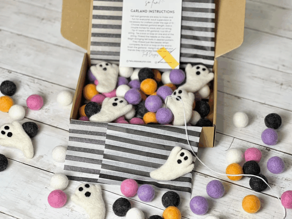 DIY ghost garland - halloween kids craft